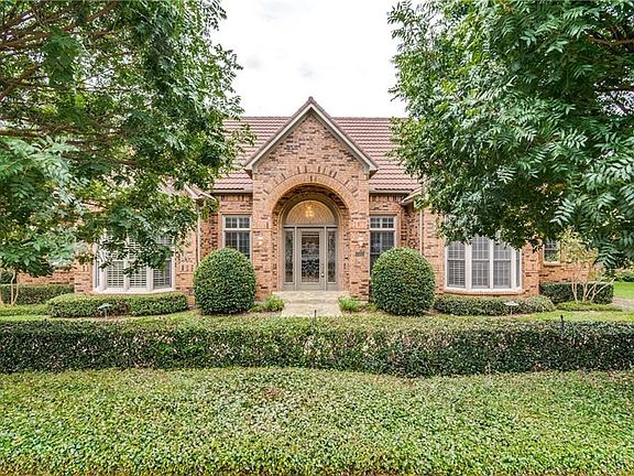 3rd image of 1403 Cottonwood Valley Cir S