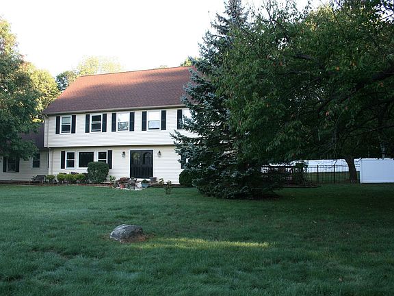 Right side showing rear Graden & deck