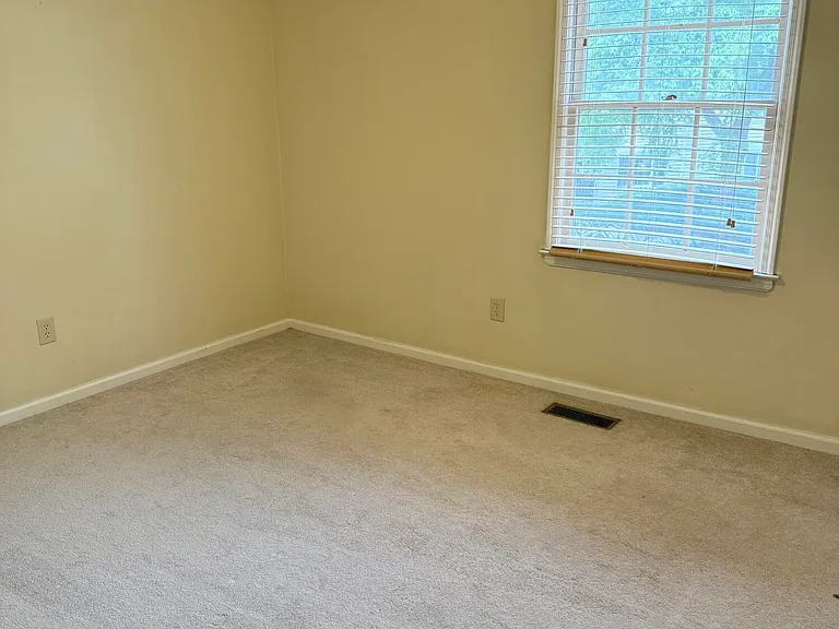 2907 Cedar Creek Rd #E — Photo 15