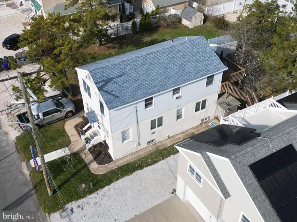 203 W 7th St, Ship Bottom, NJ 08008