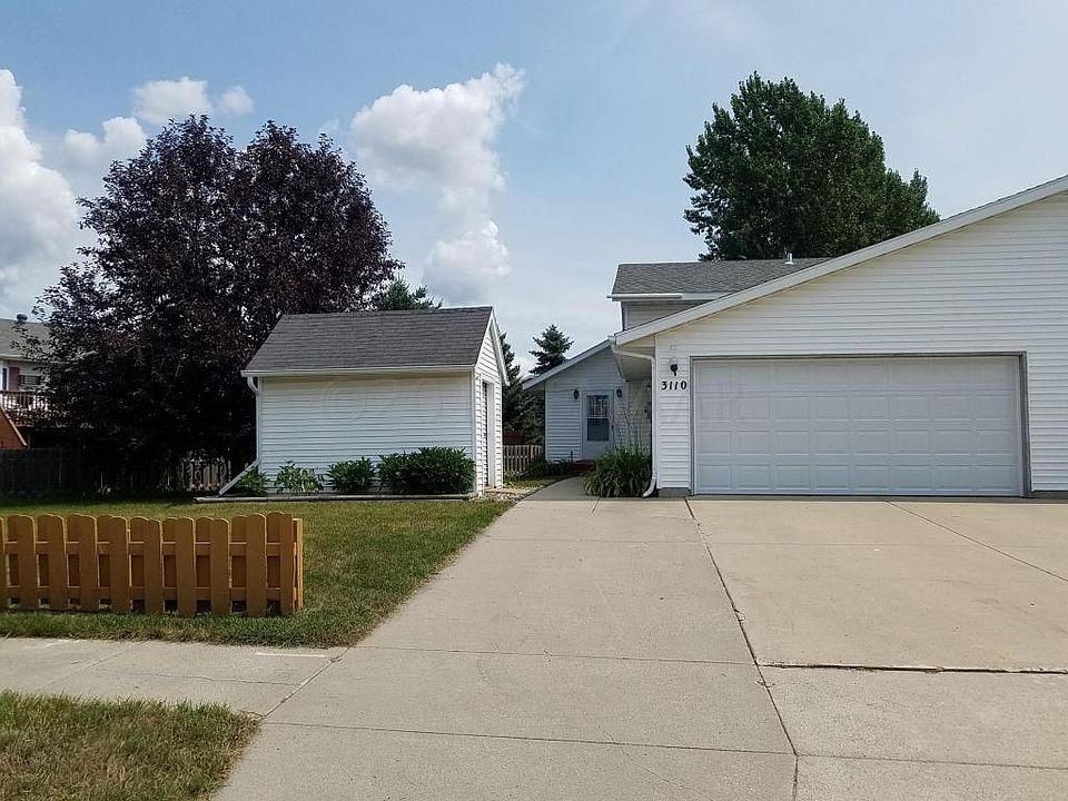 Twinhome with Shed and Fenced yard