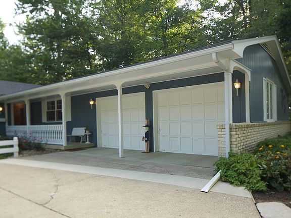 3rd image of 1025 Greenbriar Ave
