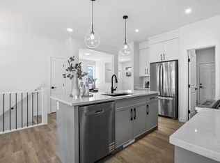 3704 Cross Lndg SW, Edmonton, AB T6W4M8