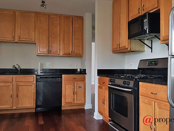 5th image of 1939 W Pratt Blvd #2N