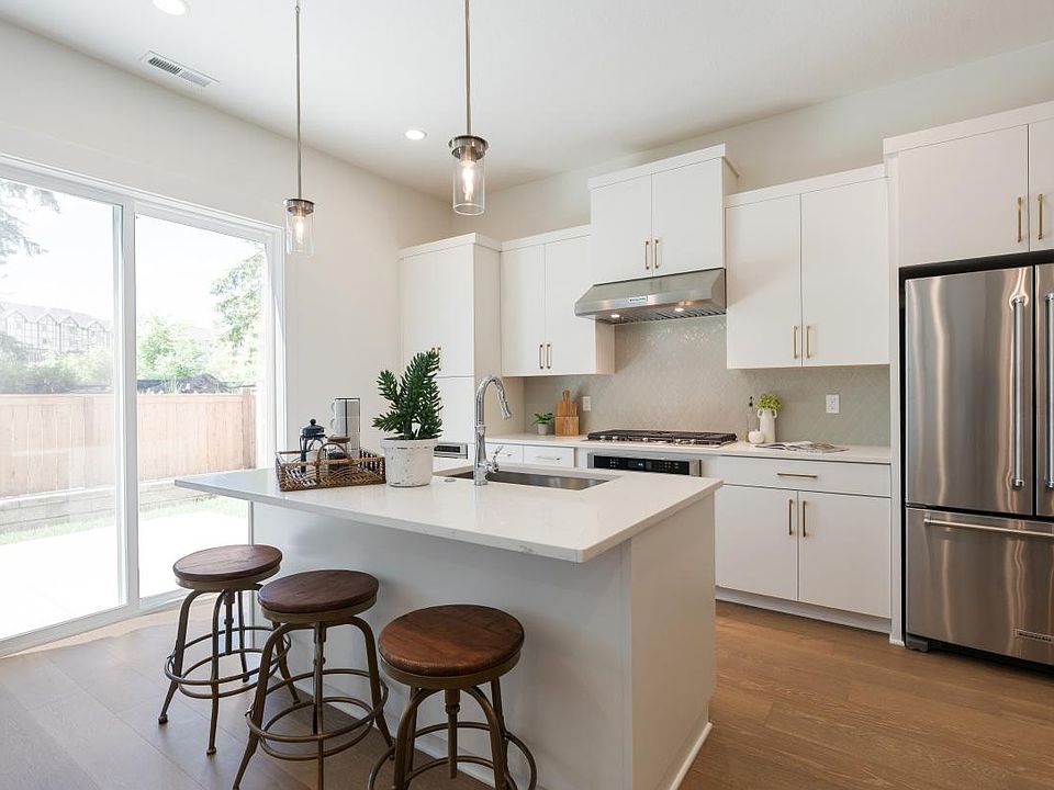 Well-appointed kitchen with central island