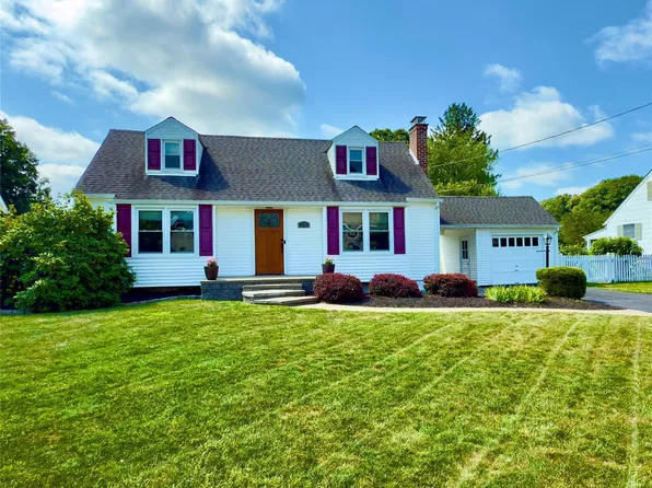 16 Caywood Place, Hyde Park, NY 12538