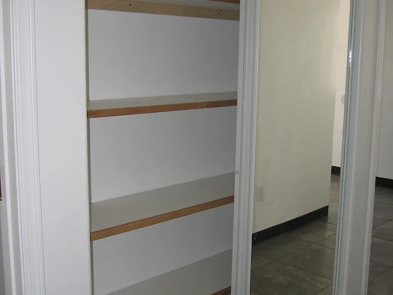 914 E Hedrick Dr — Photo 12