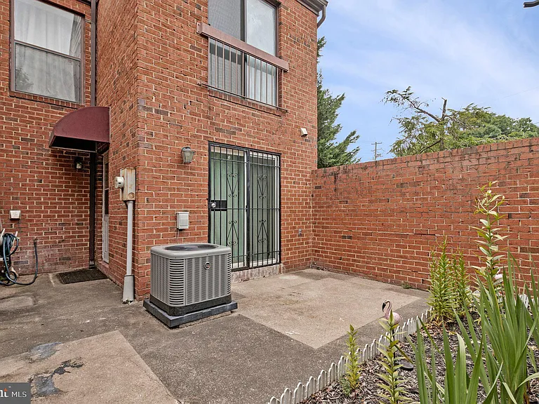 2435 18th St NE #2435 — Photo 49