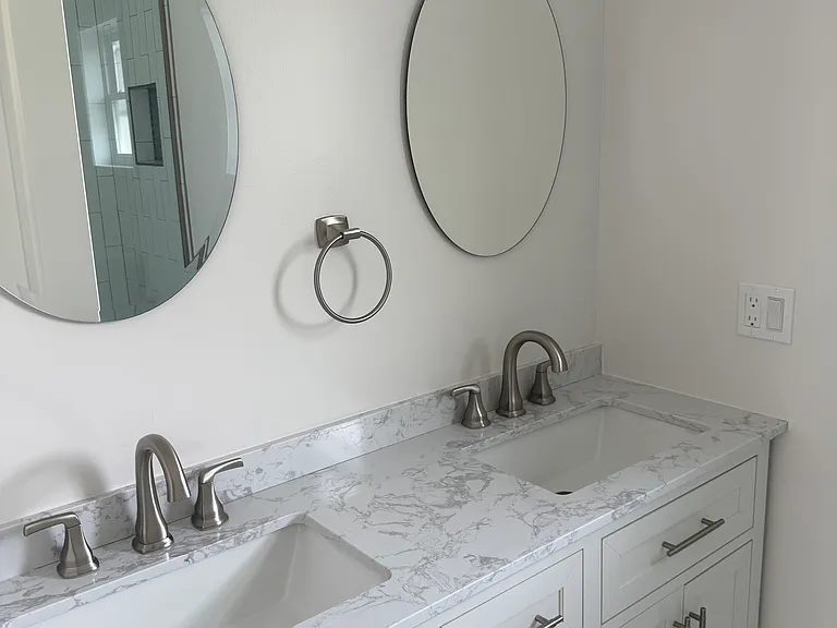 525 E Price St — Photo 14
