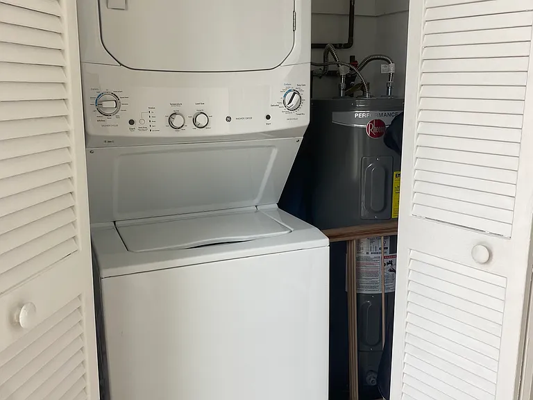 2121 NE 1st Ct #106 — Photo 7