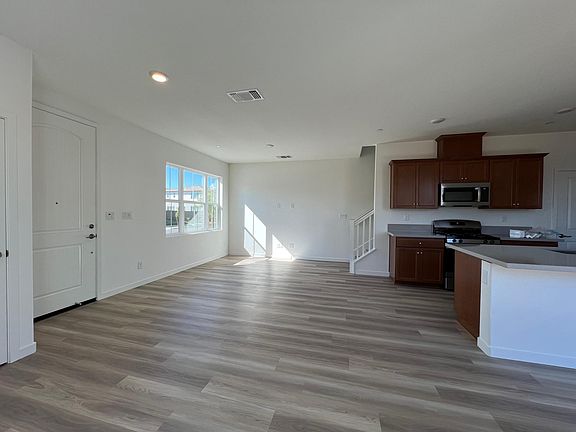 4th image of 1639 N Breezy Meadow Dr