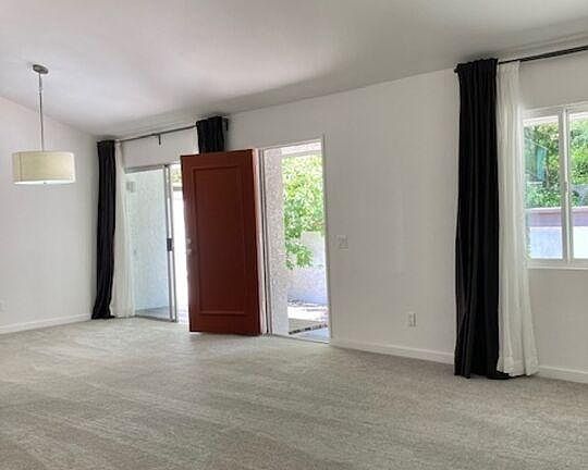2nd image of 1524 Palisades Dr