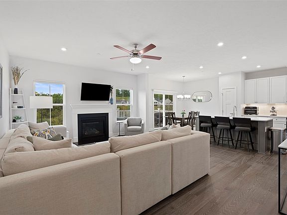 4th image of 169 Dana Dr