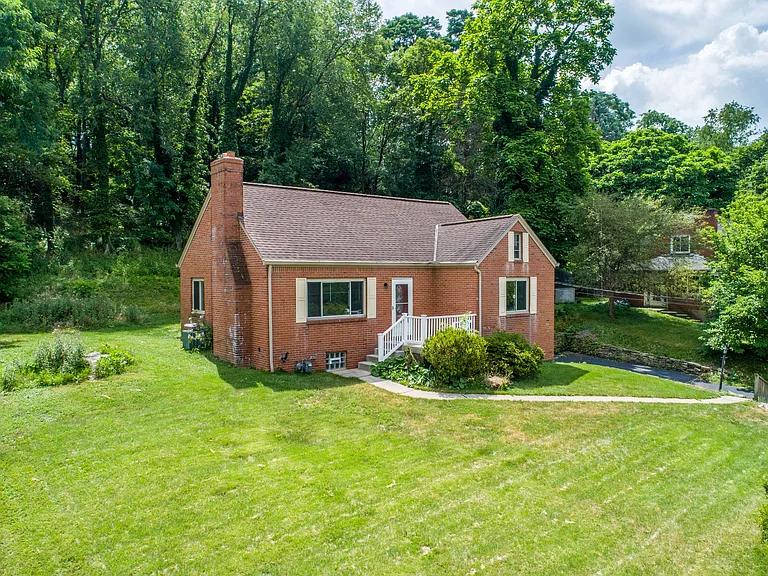 5649 Library Rd — Photo 23
