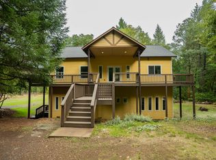 709 Pinewood Way, Cave Junction, OR 97523