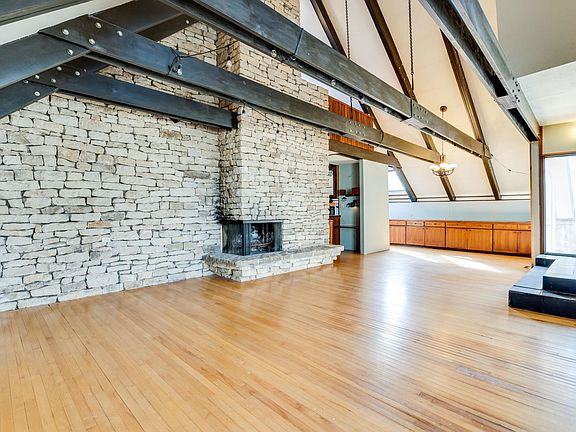 5th image of 1947 E Marion Rd