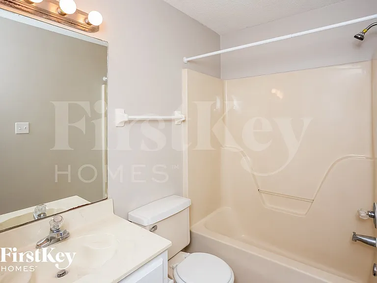 4668 Amanda Oaks Cir S — Photo 13
