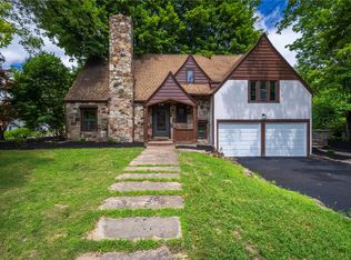 938 S Lincoln Rd, East Rochester, NY 14445