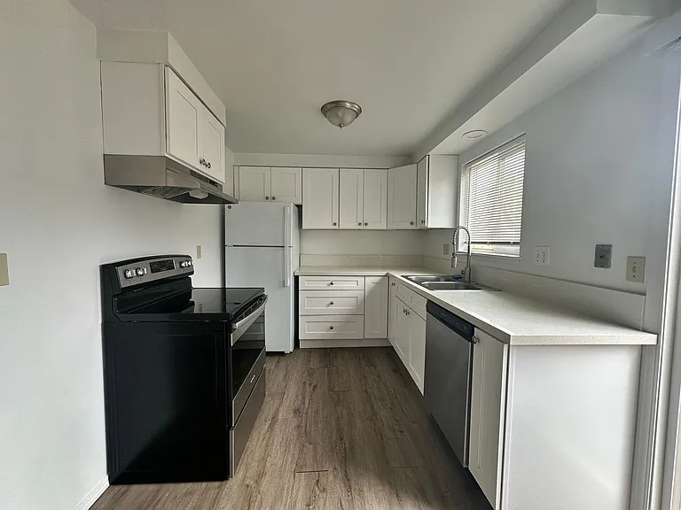 2605 SW Pickford St #101 — Photo 7