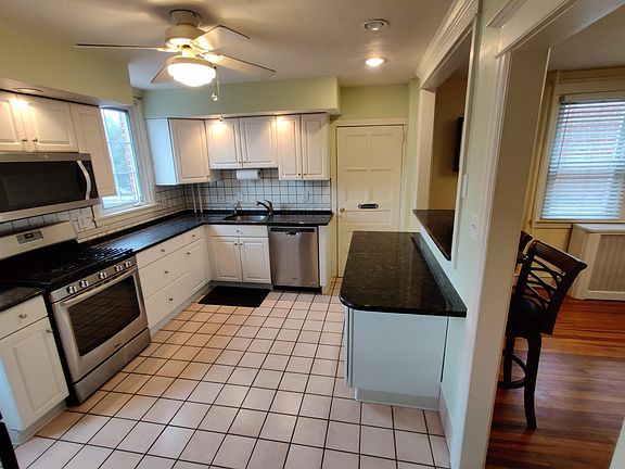 5th image of 215 E 11th Ave