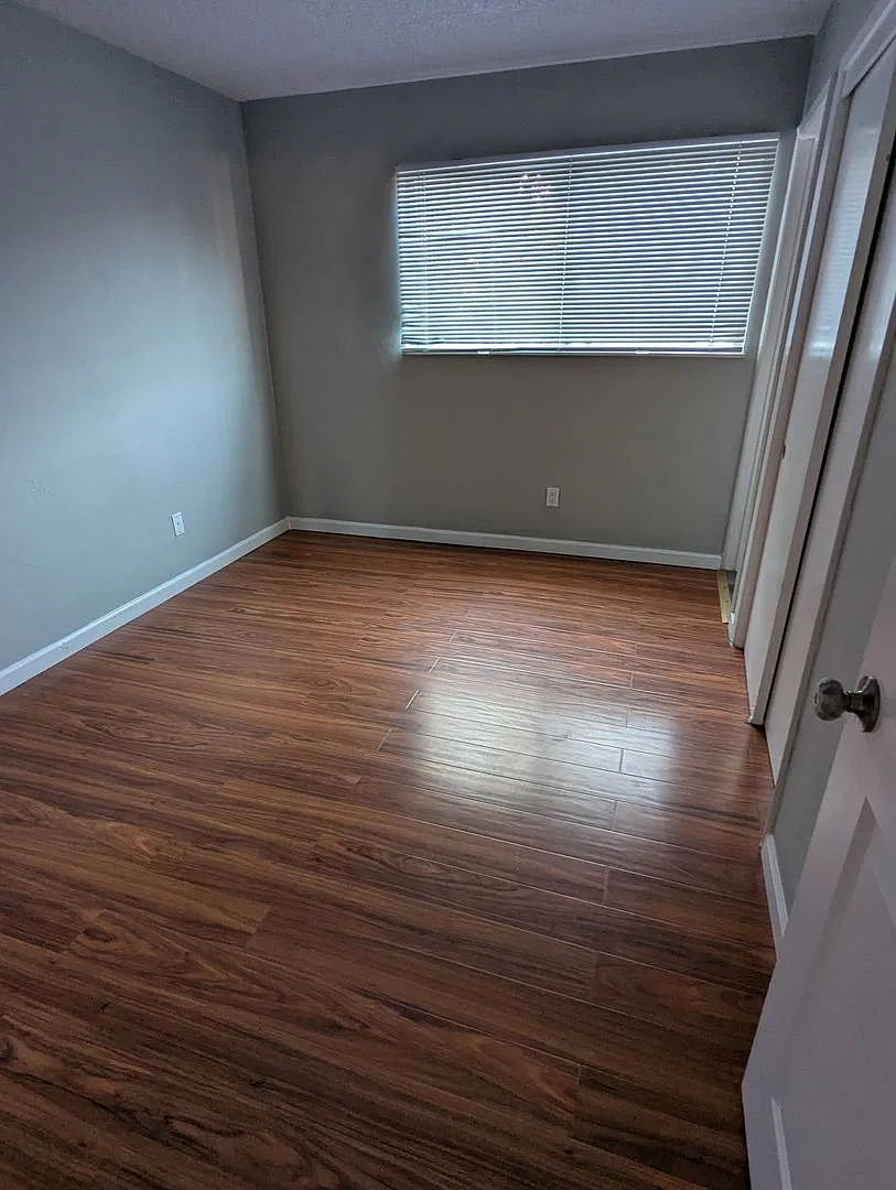 Meadowlark Apartments — Photo 4