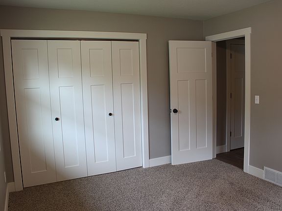 5th image of 506 W McMurray St