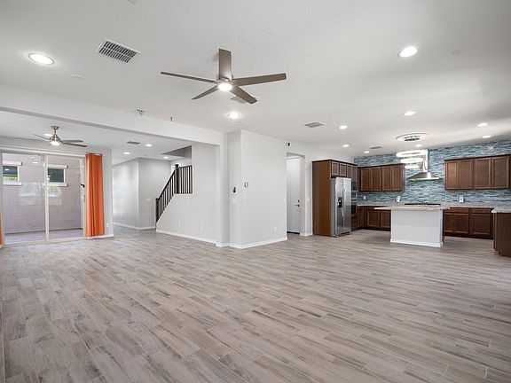 3rd image of 2050 E Wisteria Dr