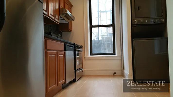 Rented by ZealEstate Group Inc | media 37