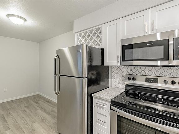 5th image of 3712 W Cass St APT 26