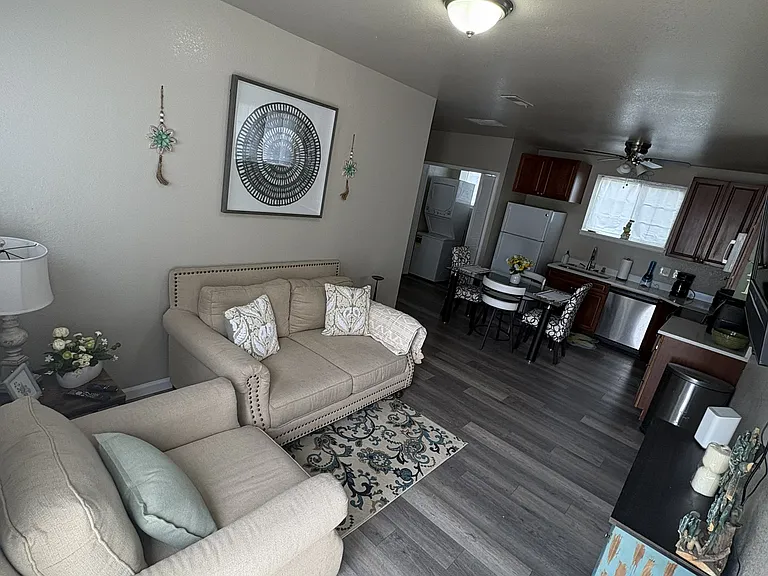 824 E Fountain Blvd #B — Photo 2
