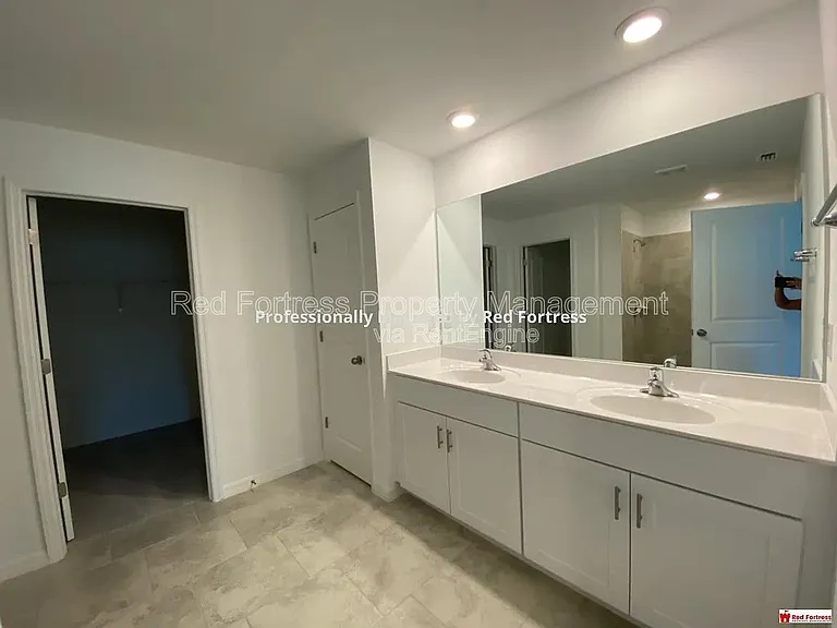4215 Villa Rapallo Way — Photo 5