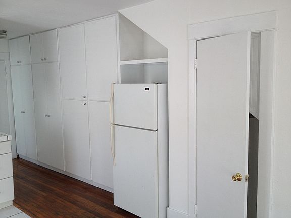 Kitchen & storage