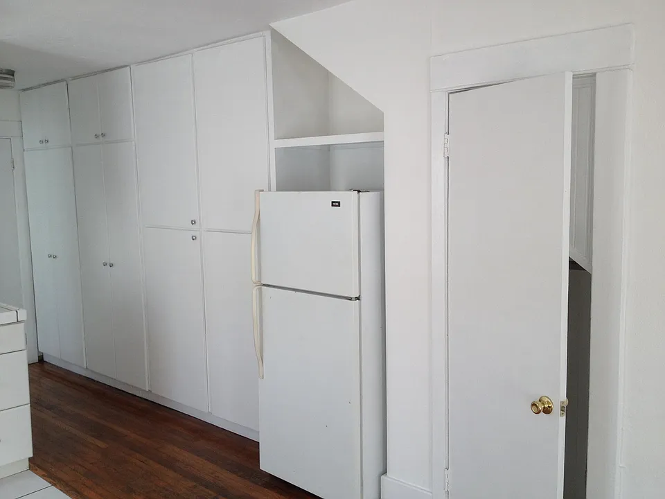 Kitchen & storage