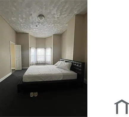 3 bed, 1000 sqft, $2,200 — Photo 4