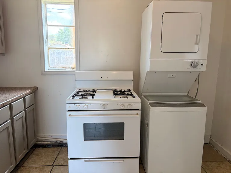 3111 Amherst St — Photo 10