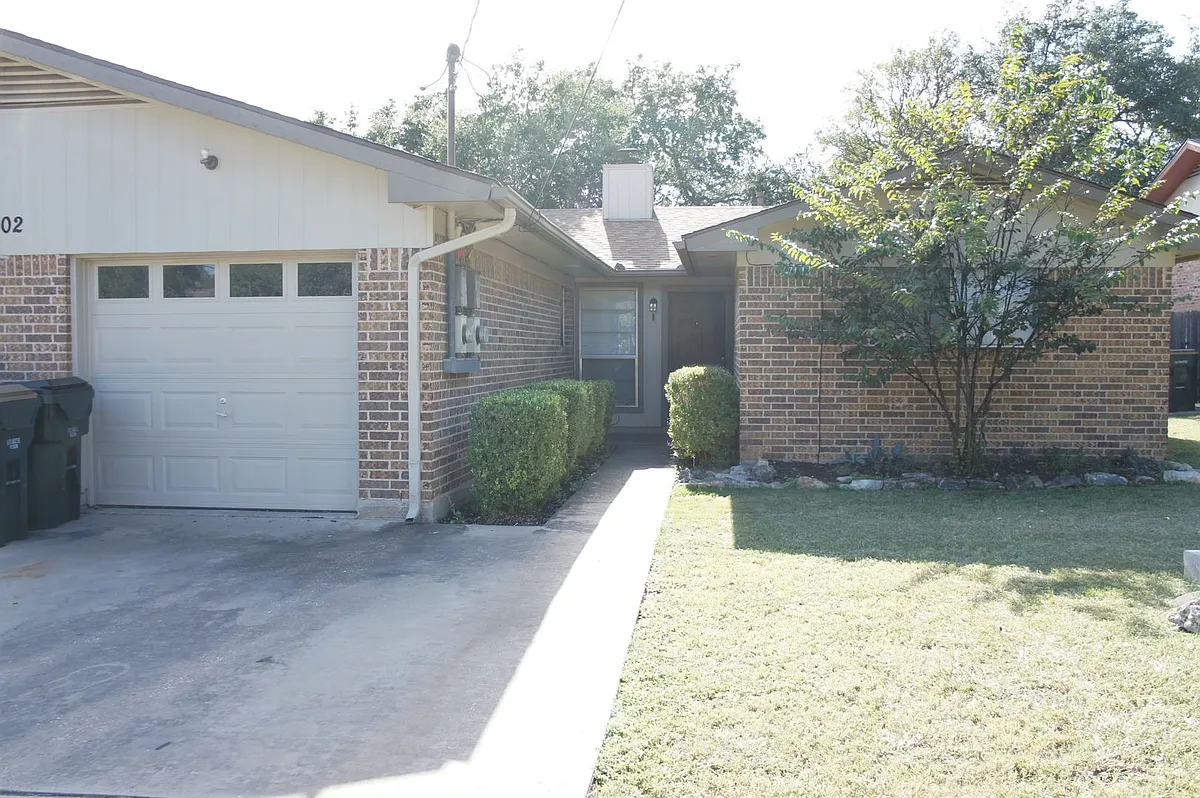 Building Photo - 3702 Rocky Hollow Trl