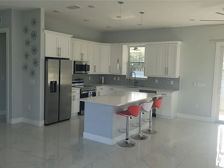 653 Foxchase Dr — Photo 33