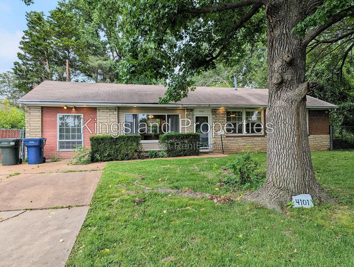 3 bed, 1.5 bath, 1400 sqft, $1,900 — Photo 1