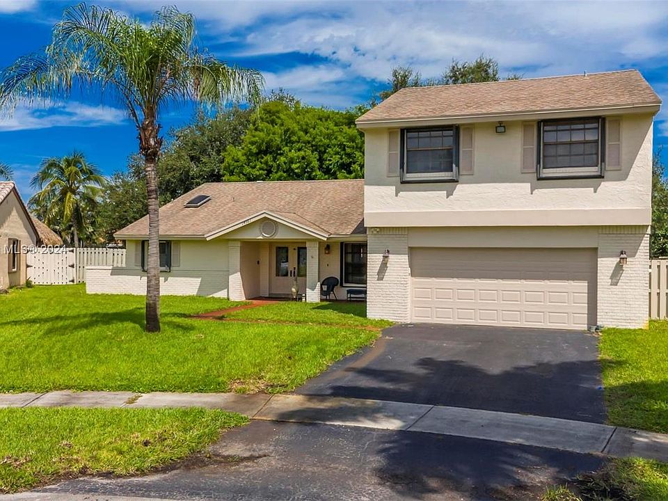 1st image of 14561 Fairfax Pl