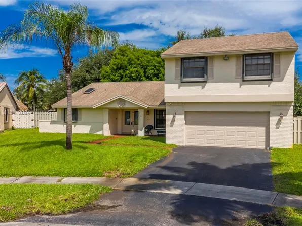 14561 Fairfax Pl, Davie, FL 33325