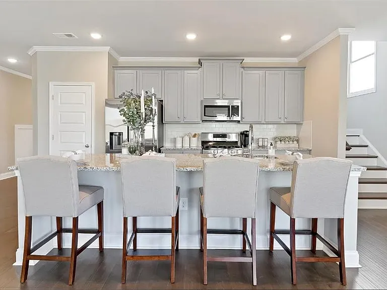 1905 Manor Pointe Dr — Photo 4