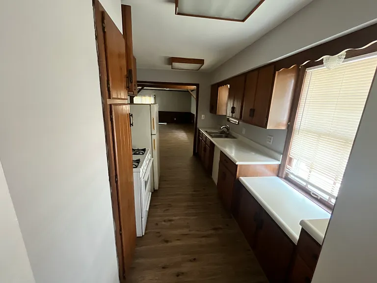 1512 Wallace Ave — Photo 7