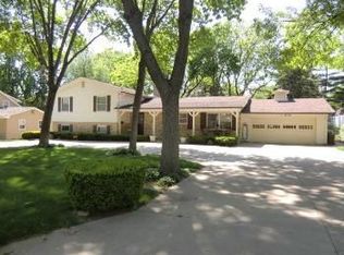 230 S 89th St, Omaha, NE 68114