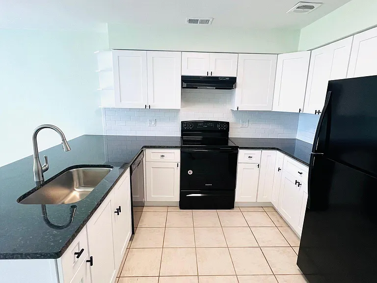 2563 Gary Cir — Photo 4