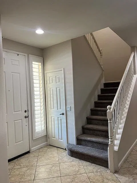 4 bed, 2259 sqft, $3,300 — Photo 4