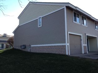 3256 Hill Ridge Dr, Eagan, MN 55121