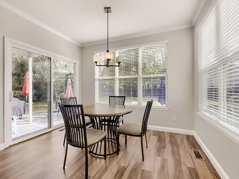 1582 Hays Ct — Photo 8