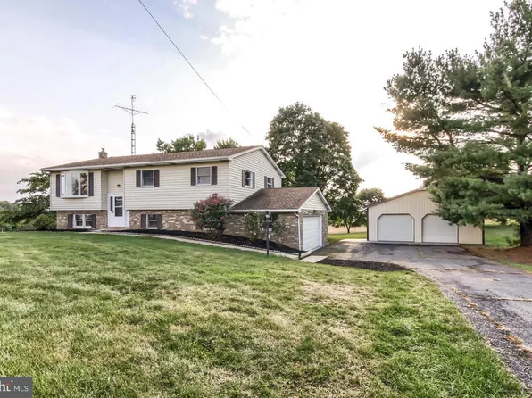 1141 Easy Rd, Carlisle, PA 17015