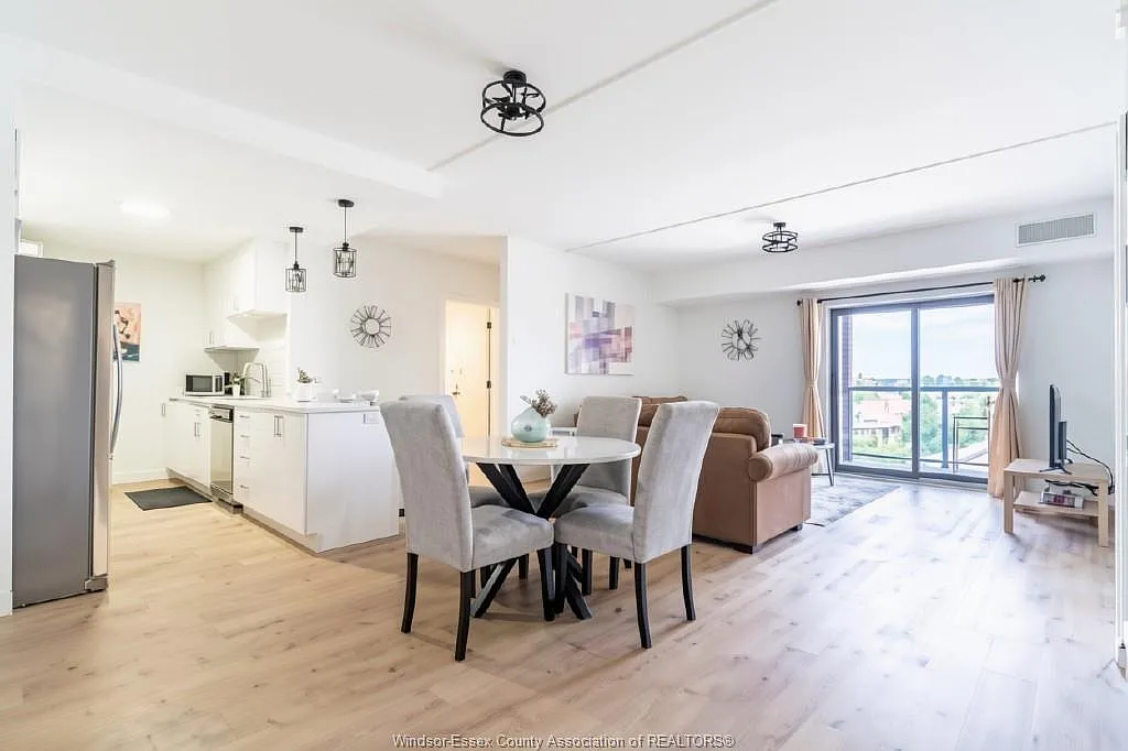 2 bed, 2.0 bath, 1129 sqft, $2,200 — Photo 1