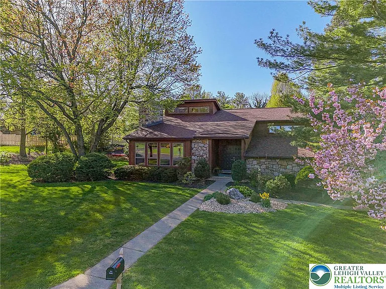 3705 Vale View Dr S — Photo 3